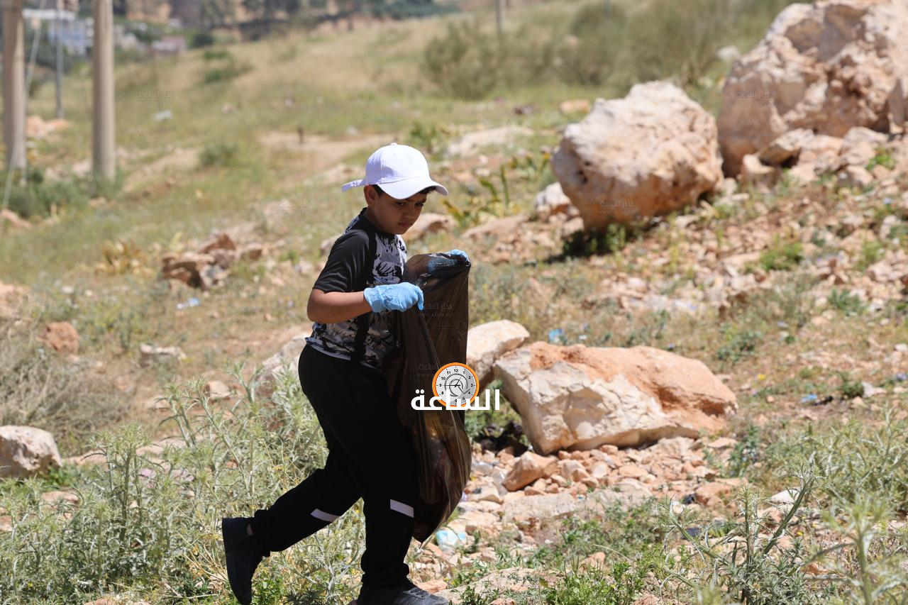 Madar Al-Saa Images 0.4566890837114467