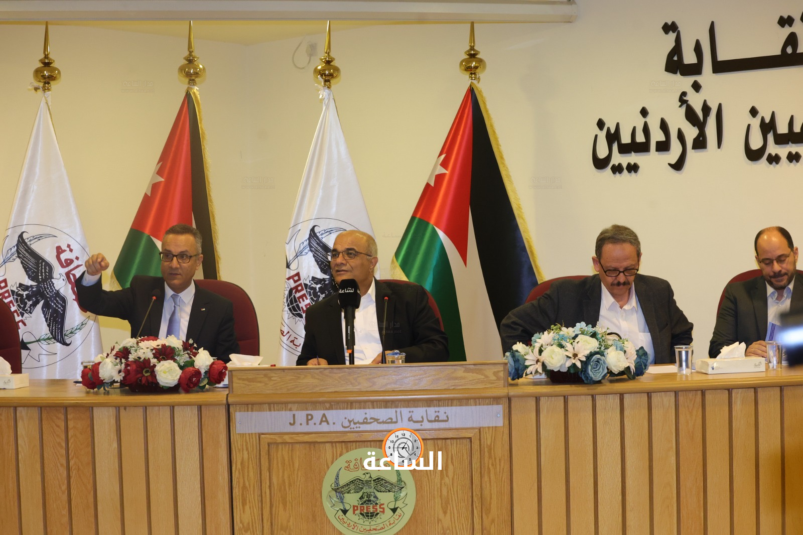 Madar Al-Saa Images 0.3637739715177898