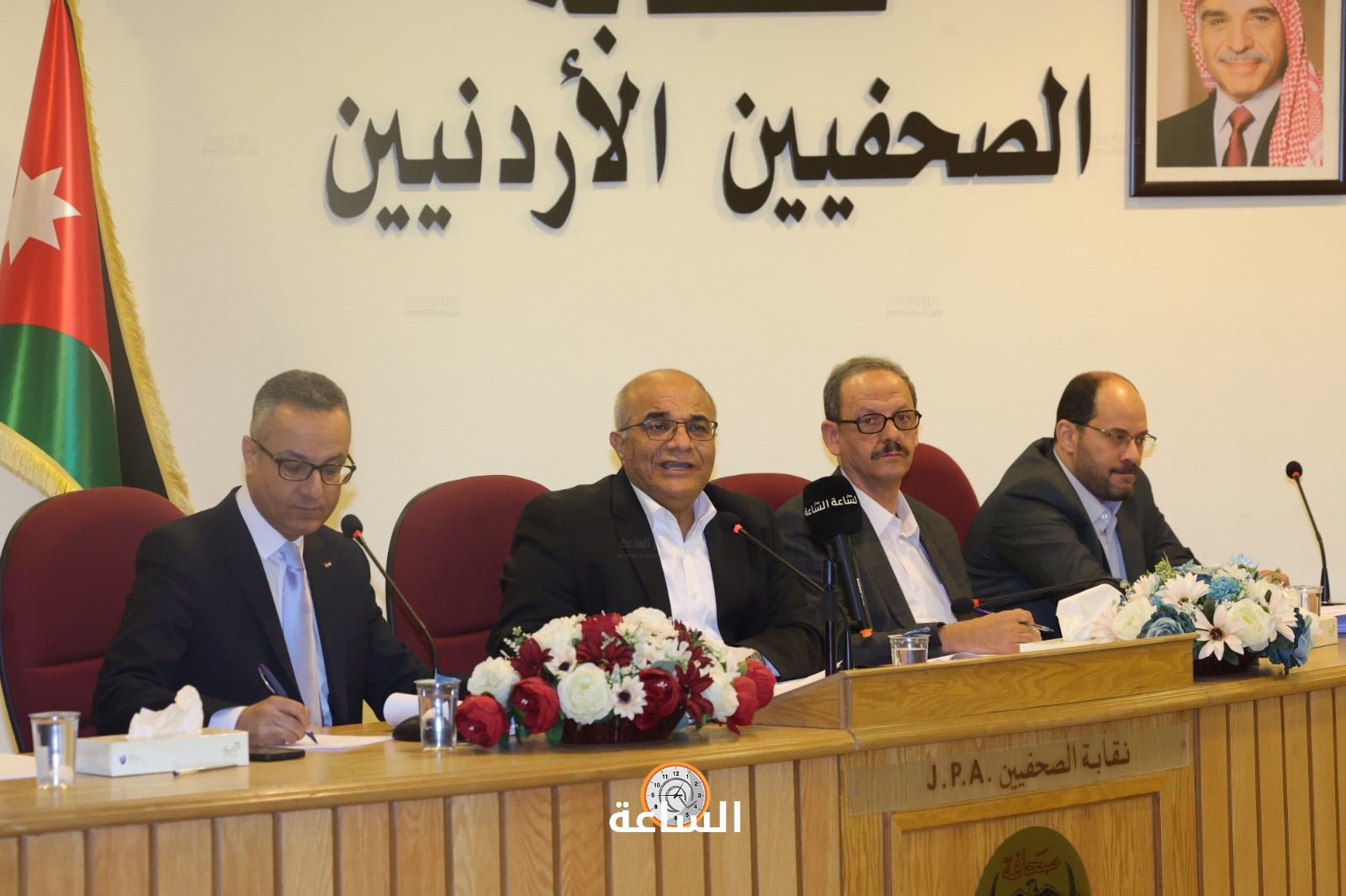 Madar Al-Saa Images 0.024431013878072116