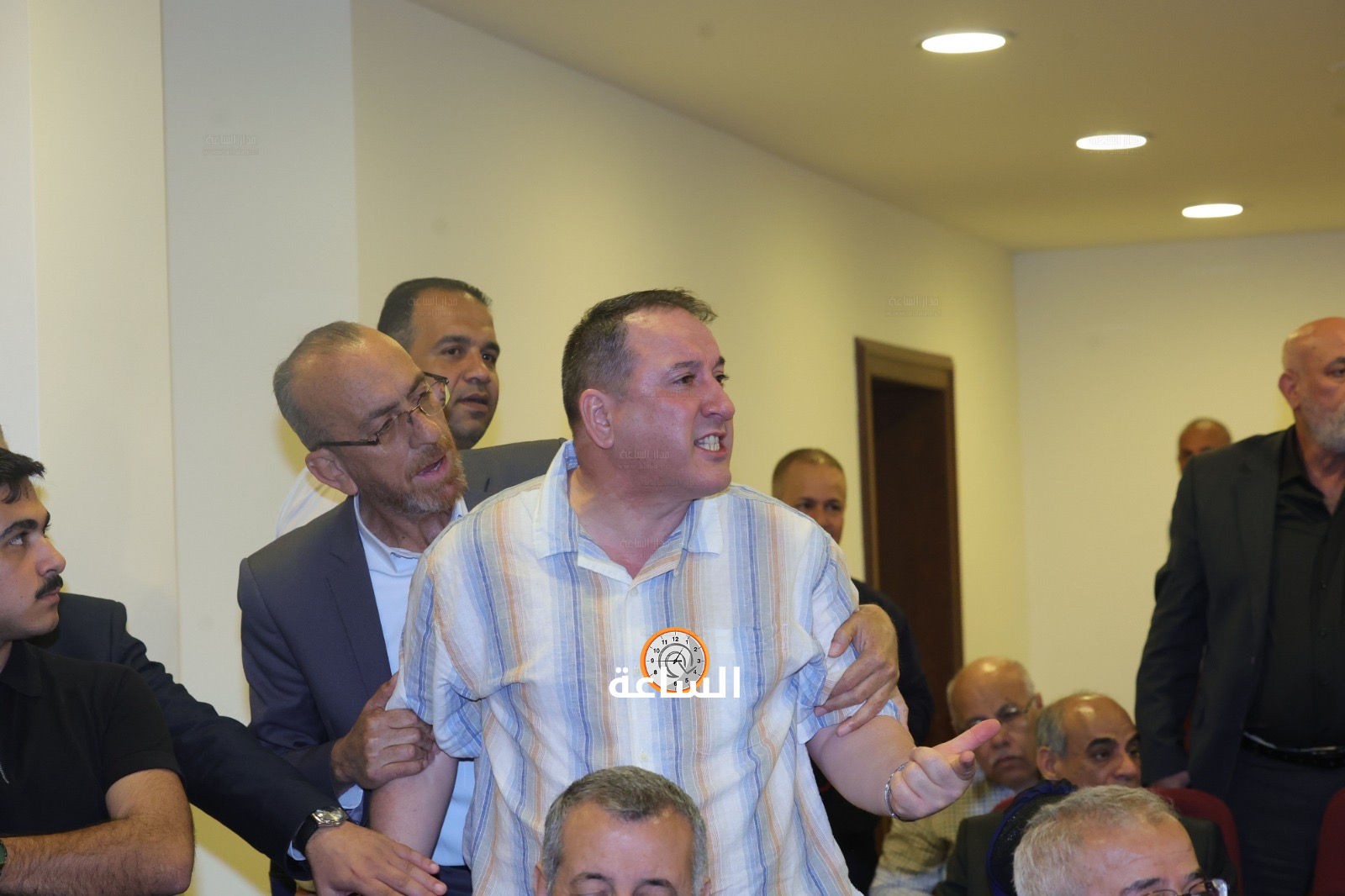 Madar Al-Saa Images 0.8815472759268027