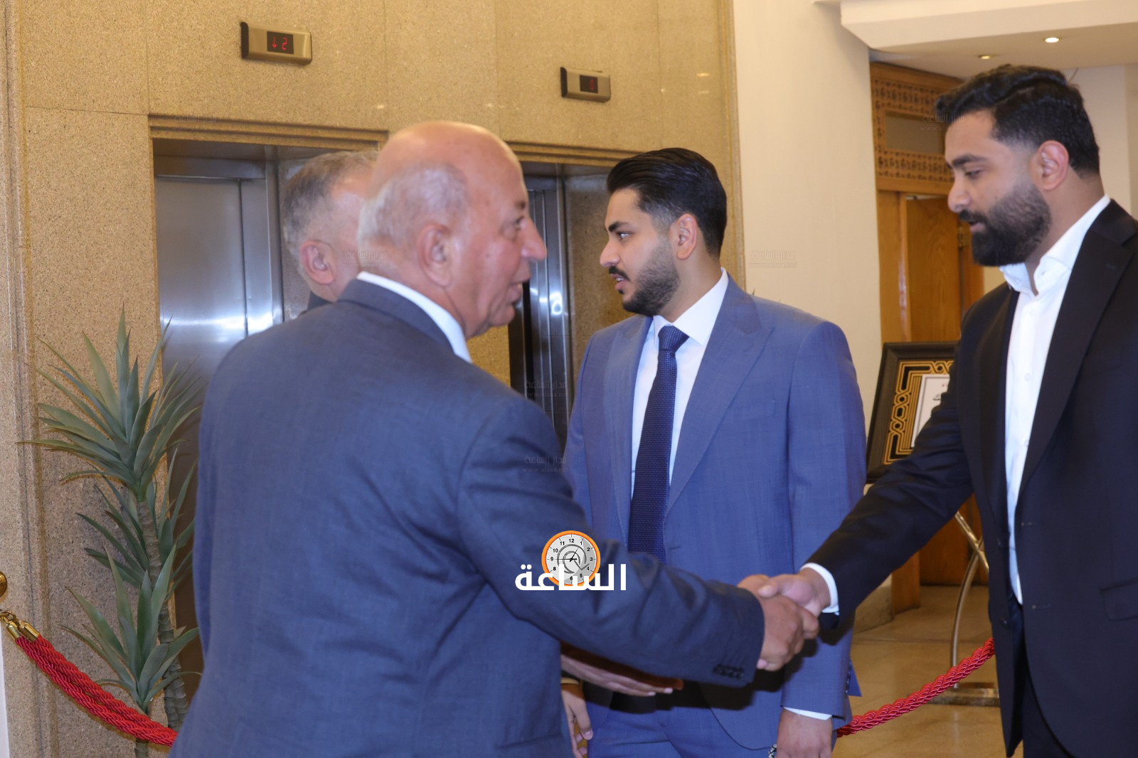 Madar Al-Saa Images 0.4225507856622909
