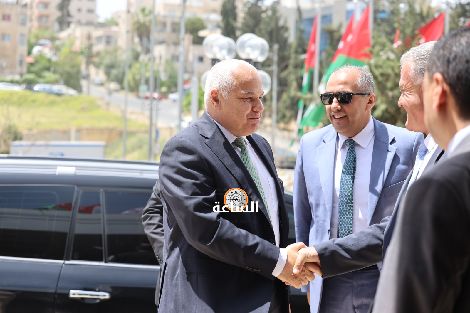 Madar Al-Saa Images 0.42588244304305944