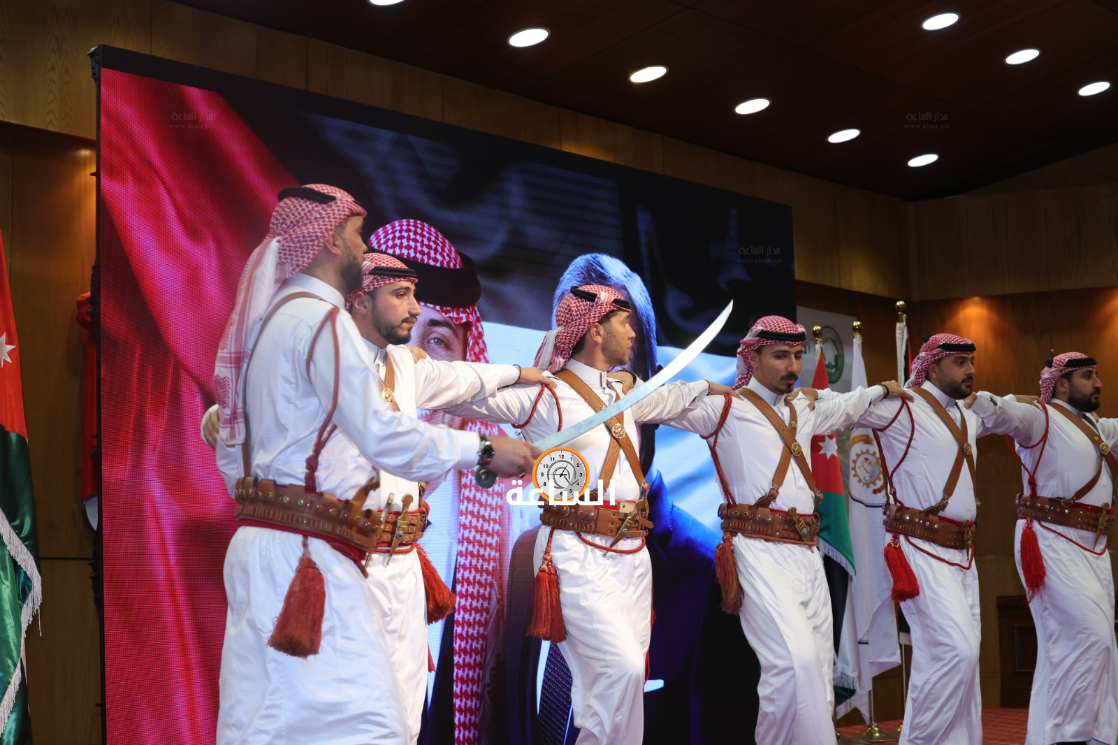 Madar Al-Saa Images 0.7119826825115837