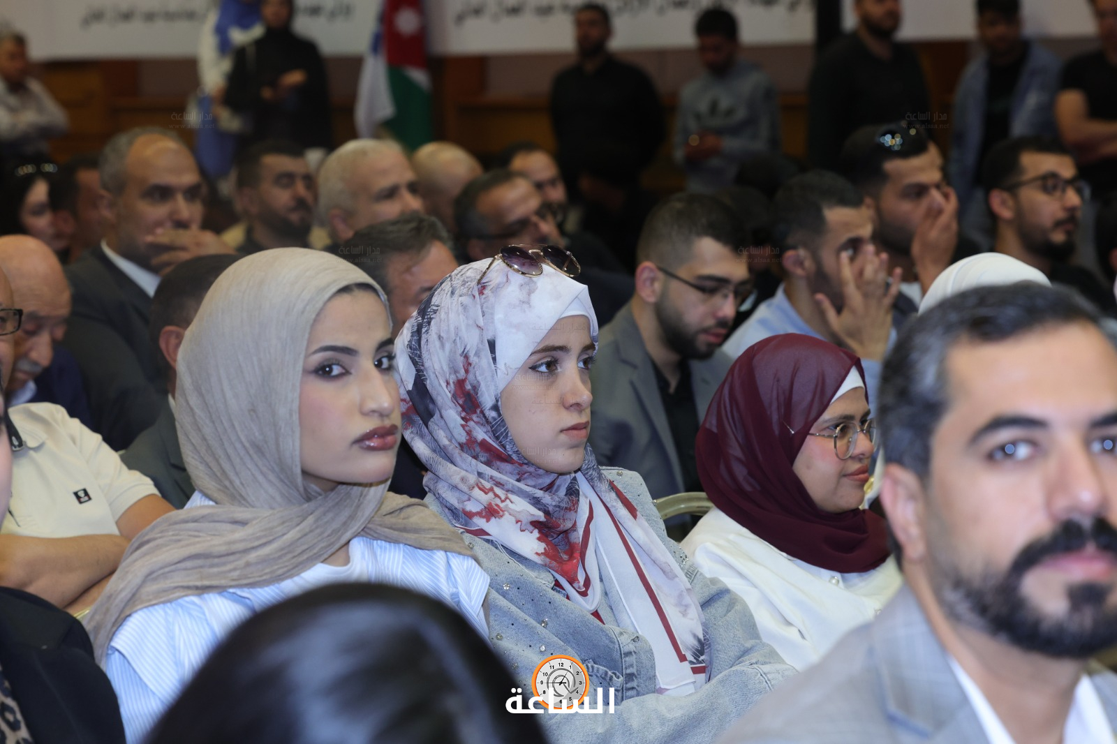 Madar Al-Saa Images 0.1372405050356622