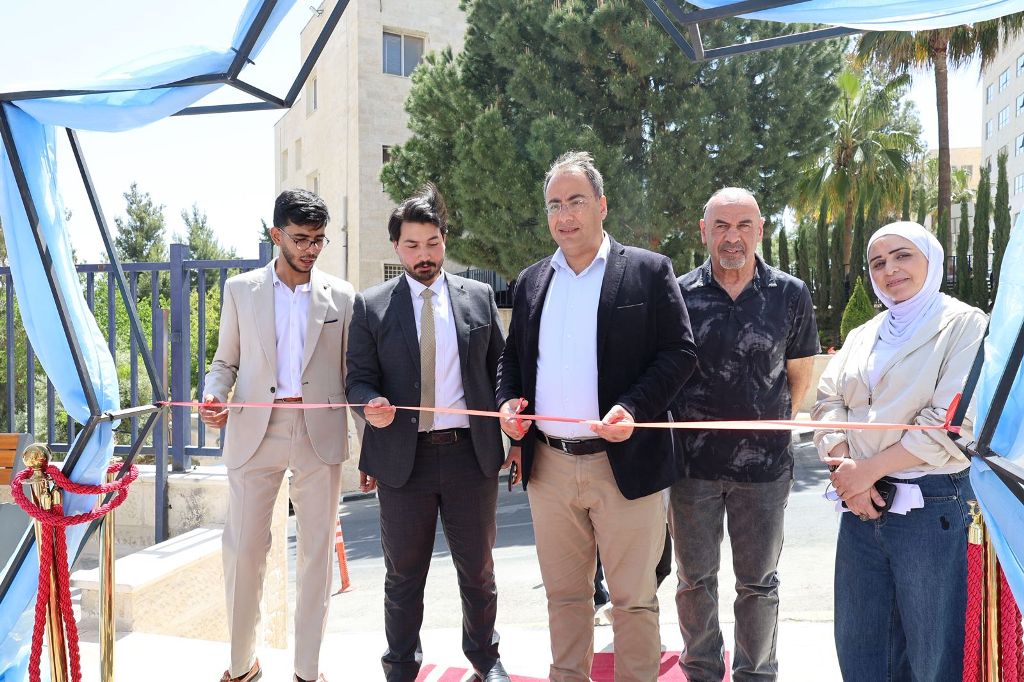 Madar Al-Saa Images 0.07891836696331533
