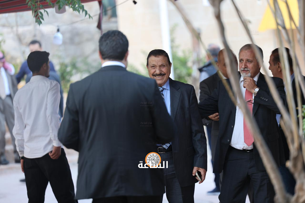 Madar Al-Saa Images 0.5020002597387799