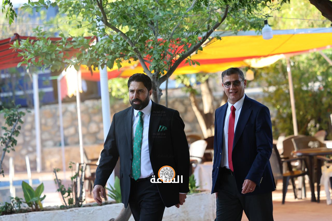 Madar Al-Saa Images 0.00025539668358098844