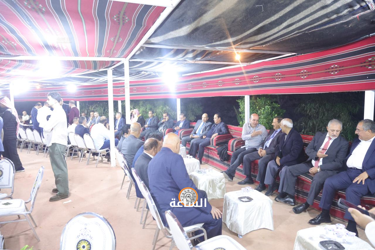Madar Al-Saa Images 0.9375307459150017