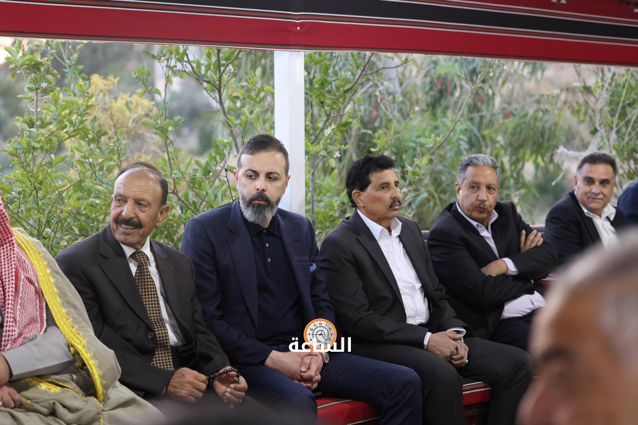 Madar Al-Saa Images 0.03761028176092118