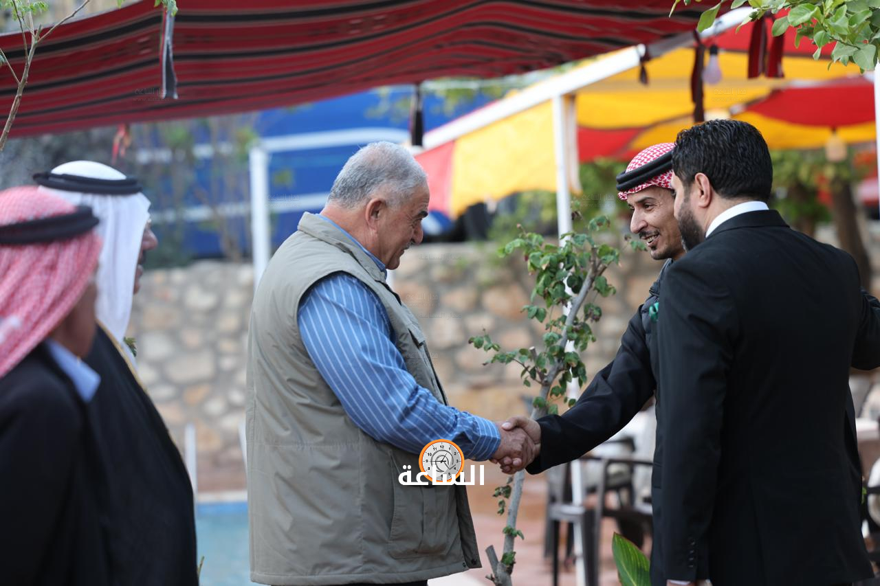 Madar Al-Saa Images 0.24976527567666995