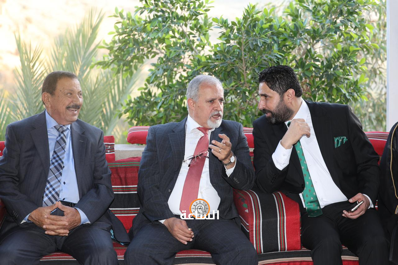 Madar Al-Saa Images 0.4465321372126484