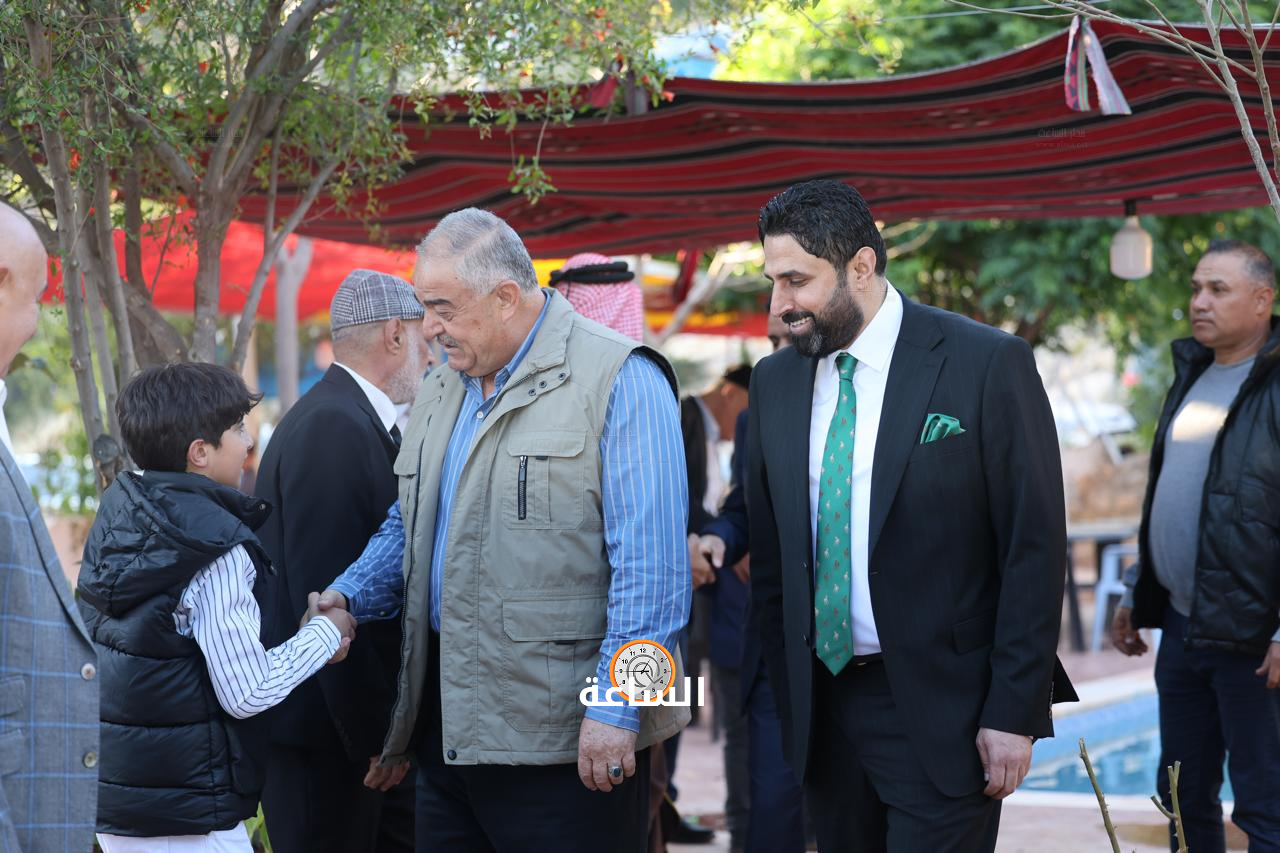 Madar Al-Saa Images 0.514155425235742