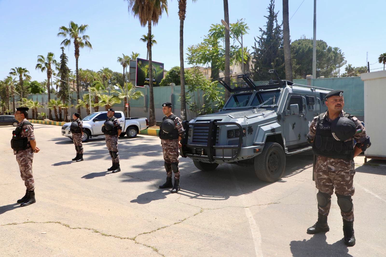 Madar Al-Saa Images 0.09549082910194728