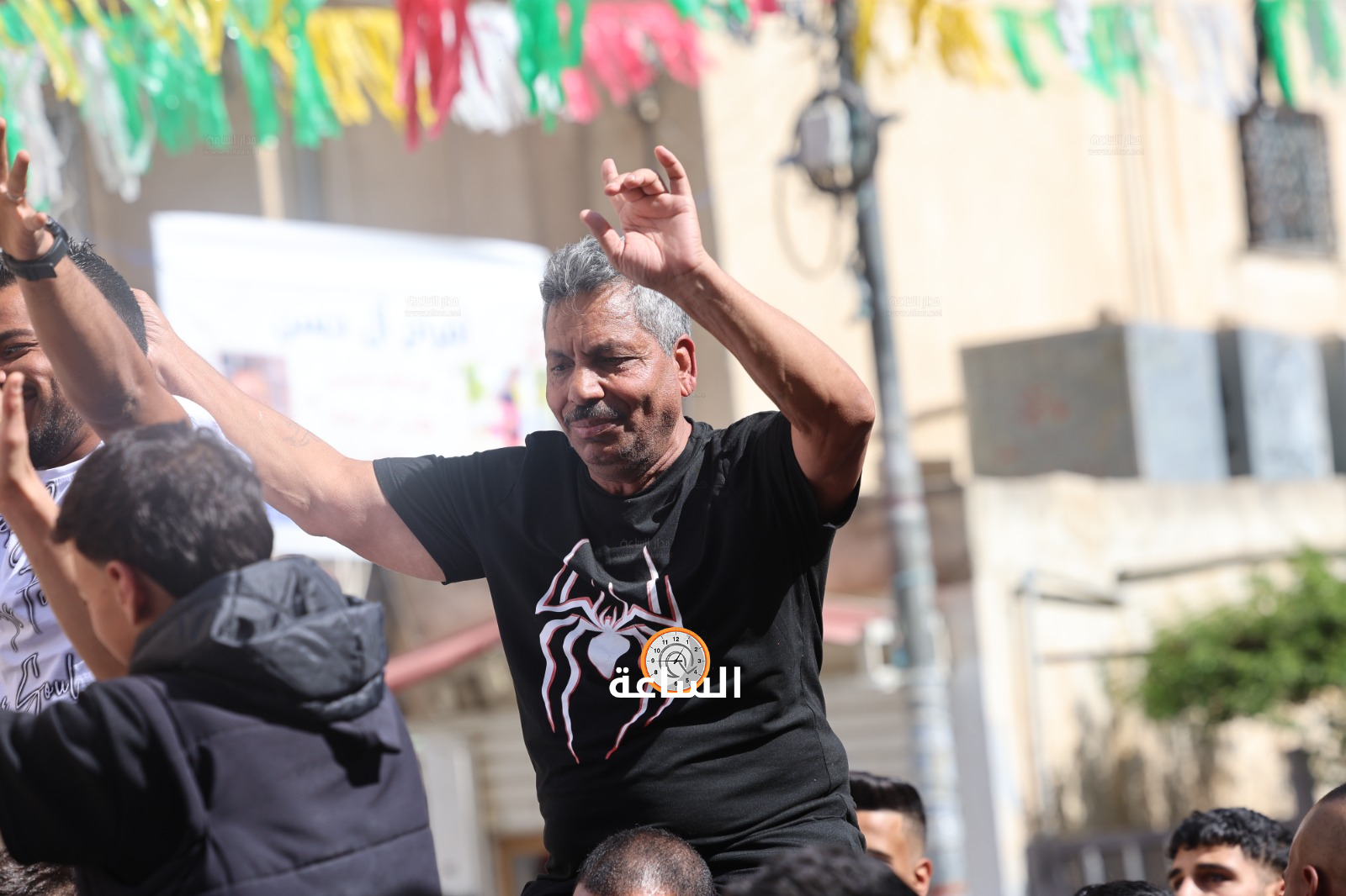 Madar Al-Saa Images 0.9806282145885249
