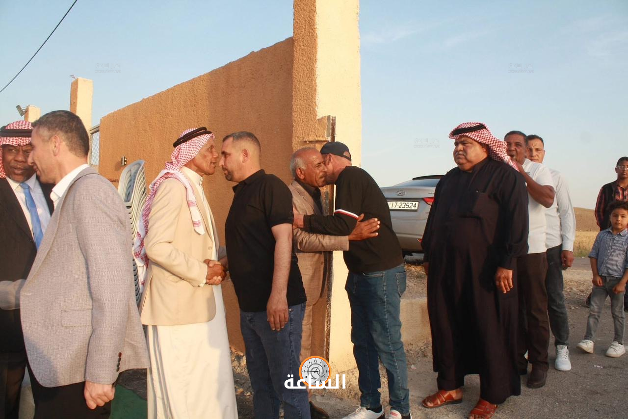 Madar Al-Saa Images 0.01558801157876133