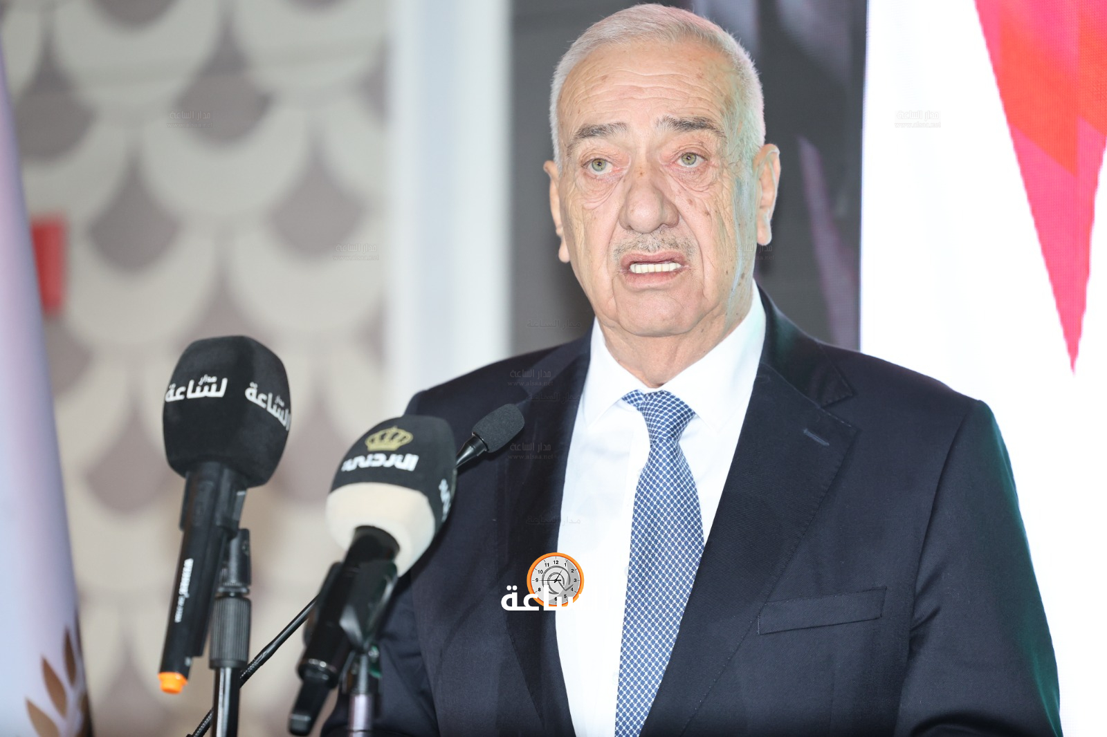 Madar Al-Saa Images 0.18681244099543437