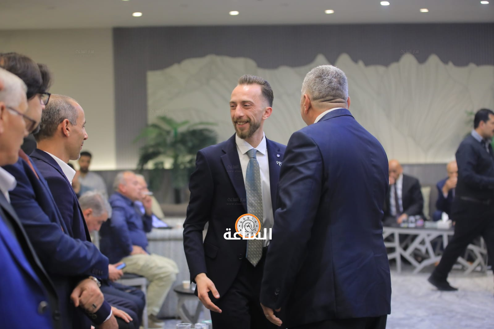 Madar Al-Saa Images 0.9995102317420745