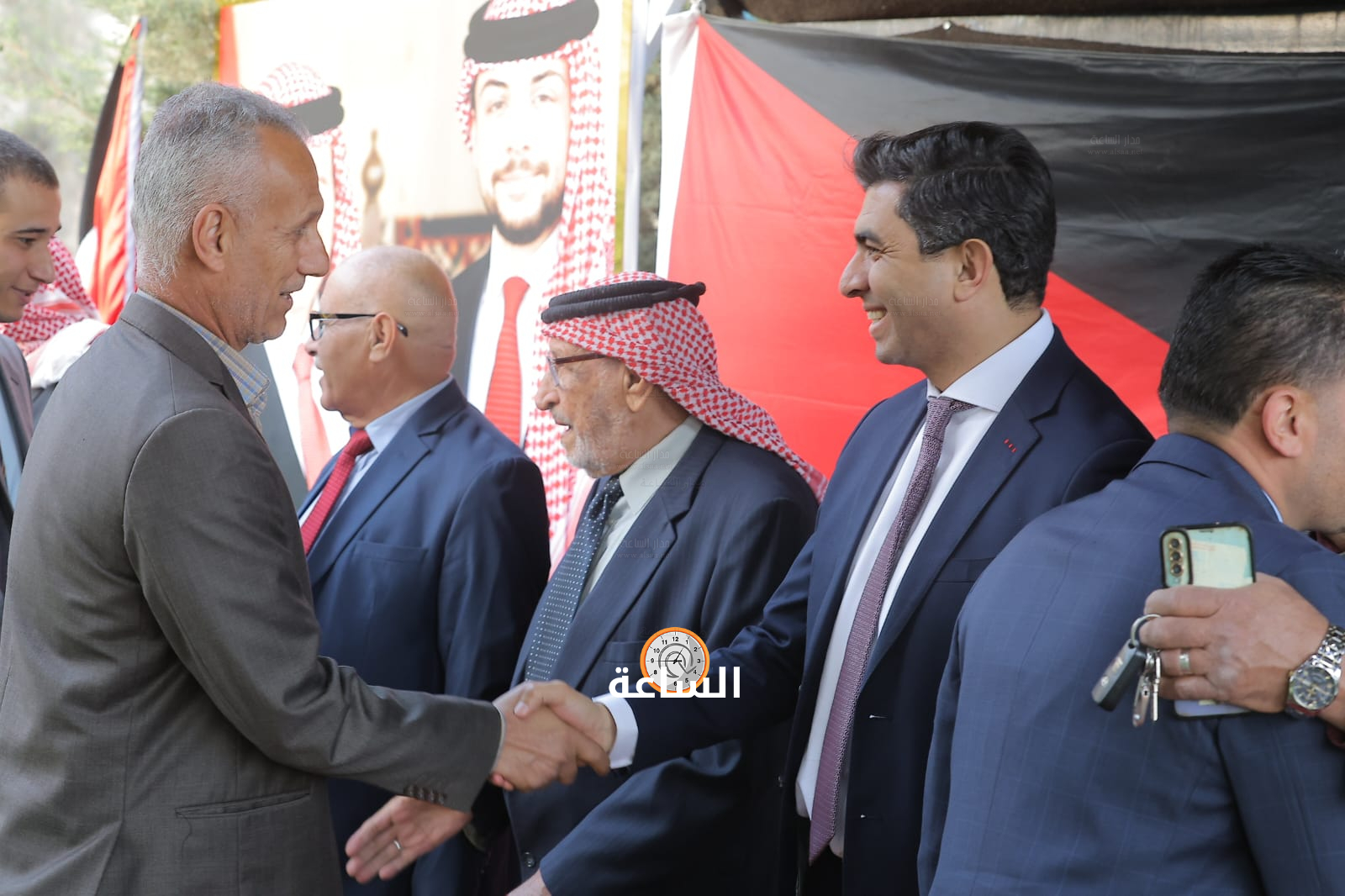 Madar Al-Saa Images 0.4347986664207325