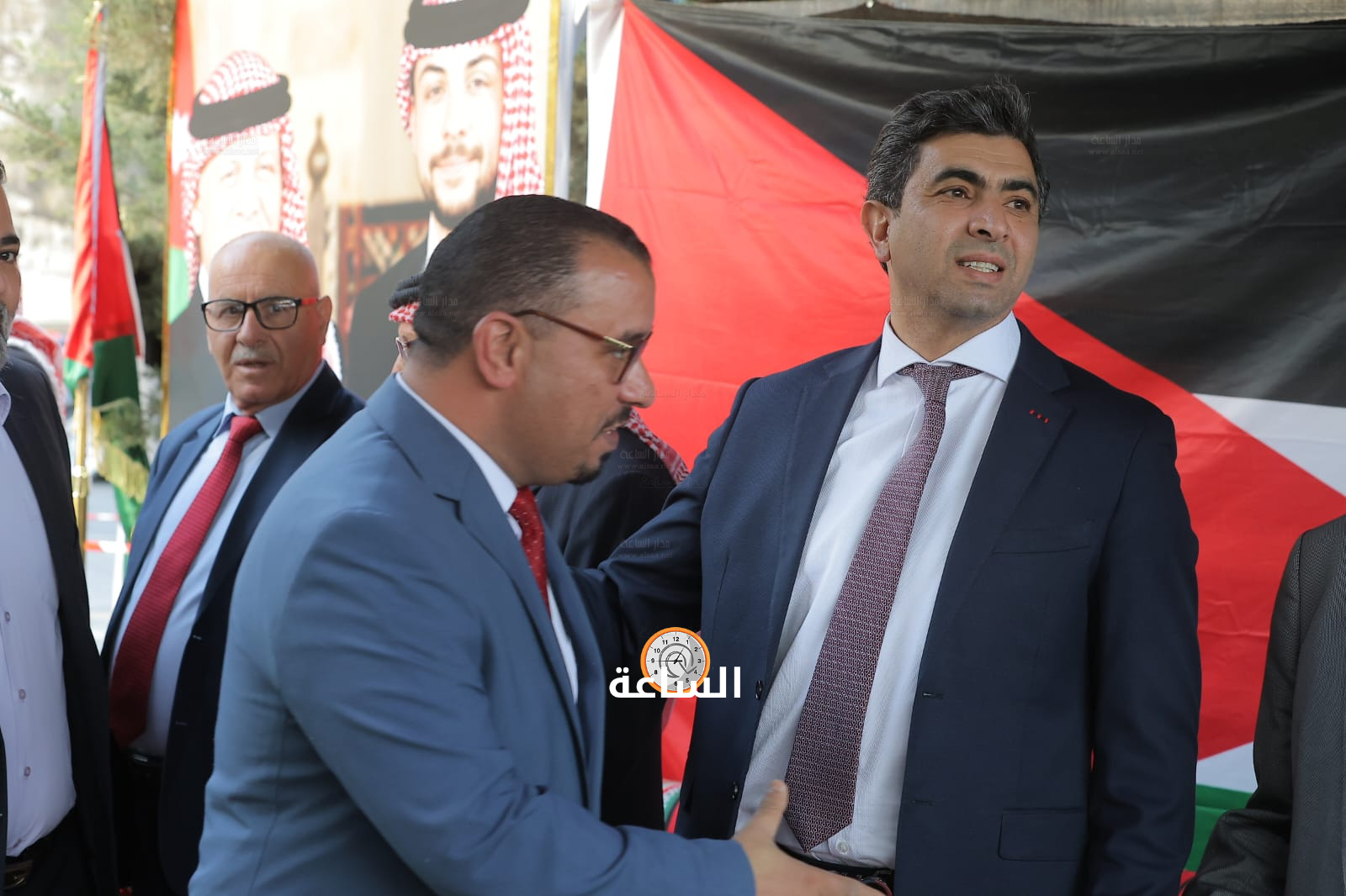 Madar Al-Saa Images 0.47344420933402