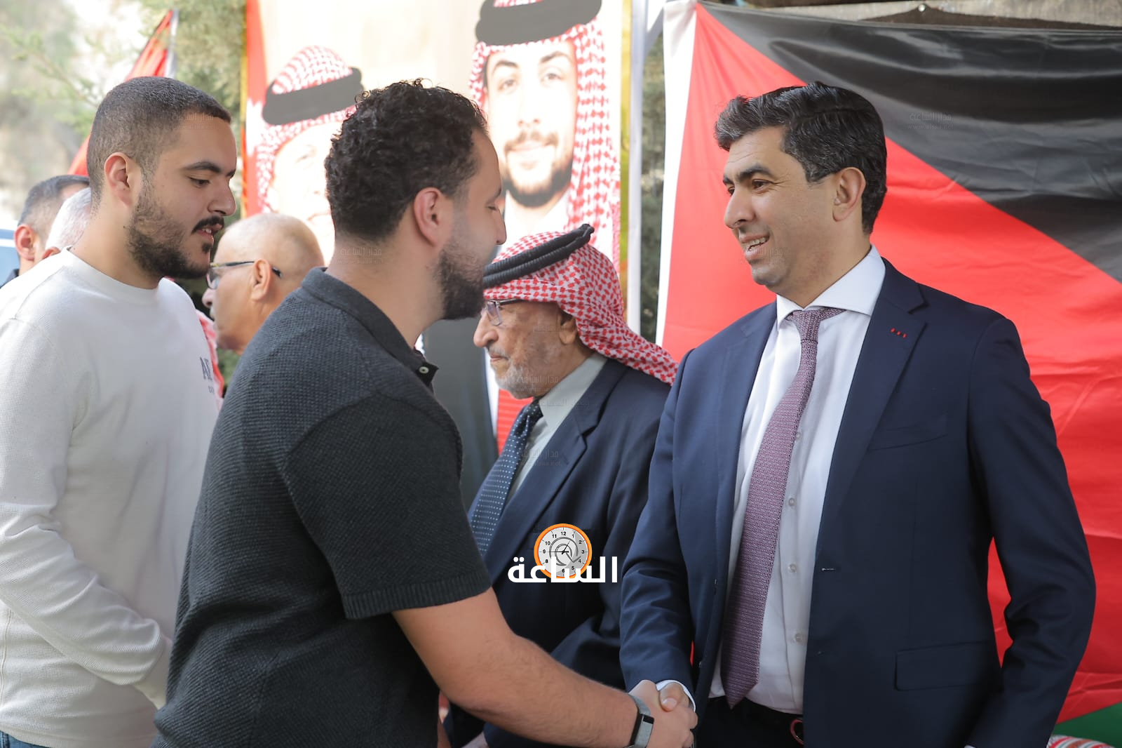 Madar Al-Saa Images 0.8084170525324311