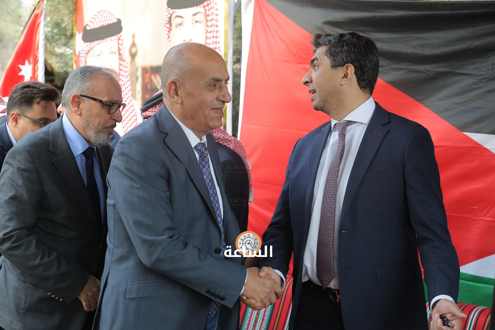 Madar Al-Saa Images 0.5224548296567361