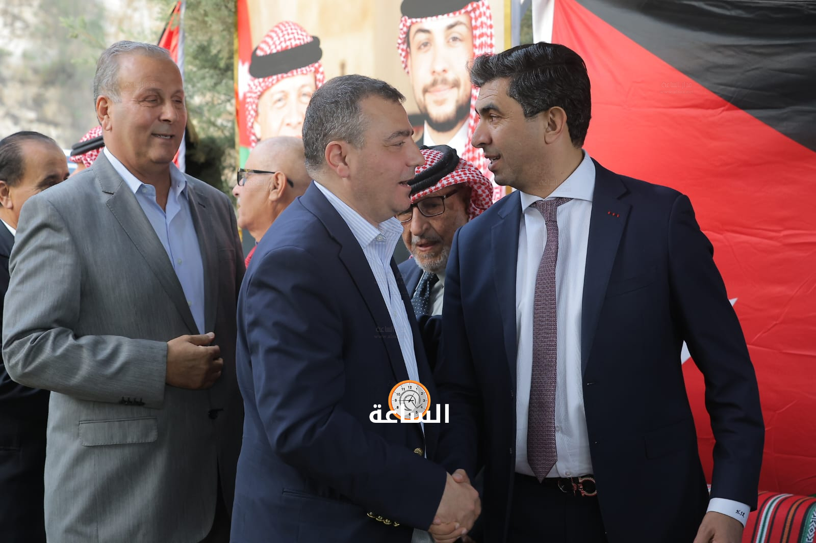 Madar Al-Saa Images 0.0738359328303978