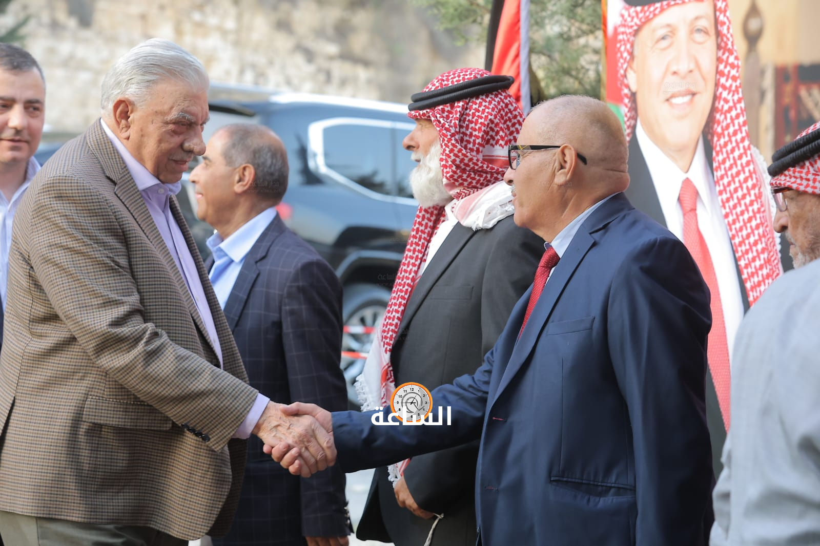 Madar Al-Saa Images 0.40861422638335865