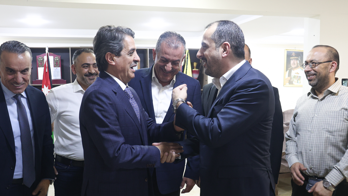 Madar Al-Saa Images 0.5079506201244801