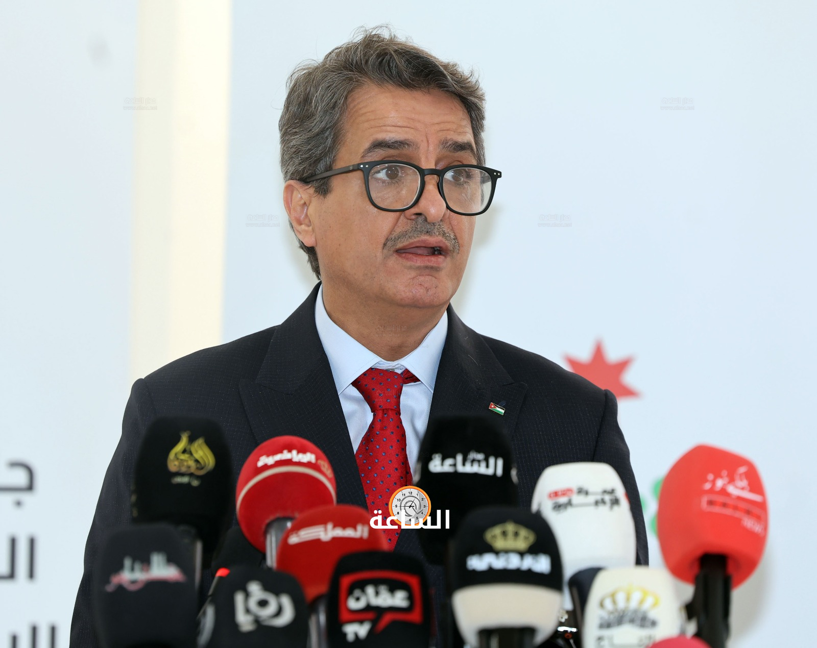 Madar Al-Saa Images 0.13629991261744423