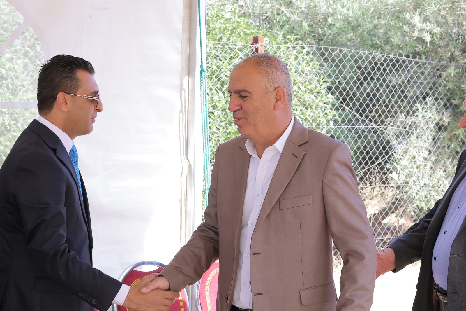 Madar Al-Saa Images 0.49589162981360446