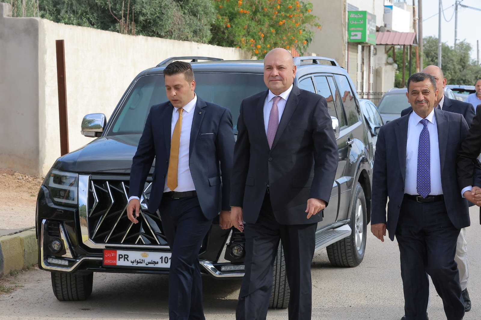 Madar Al-Saa Images 0.3254237848544195