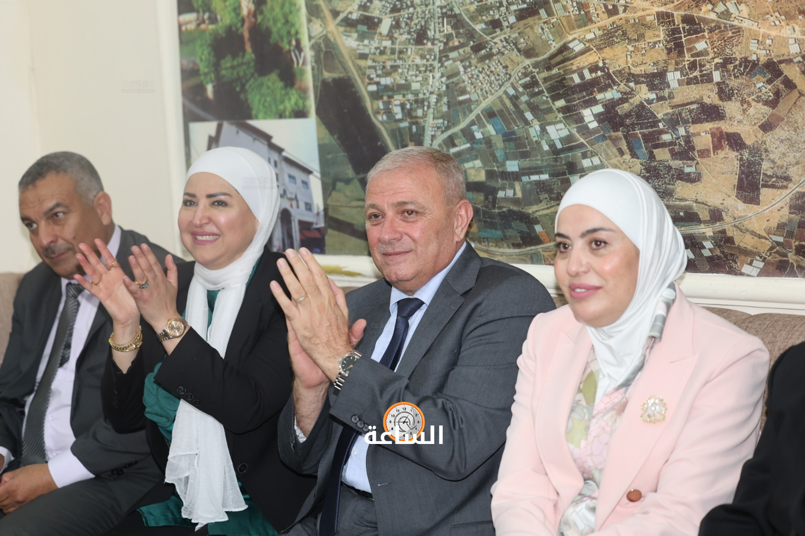 Madar Al-Saa Images 0.43278592167169616