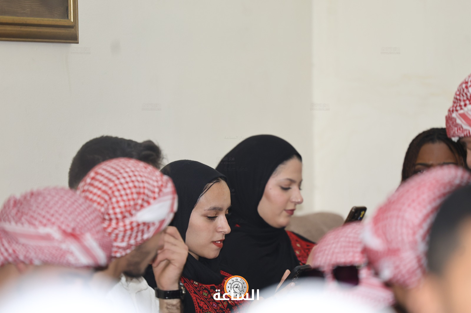 Madar Al-Saa Images 0.47348714567306793