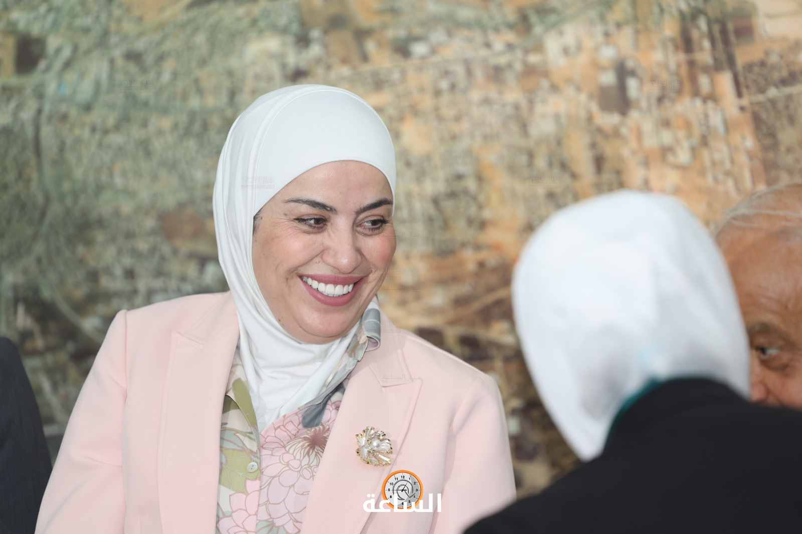 Madar Al-Saa Images 0.7008798765519587