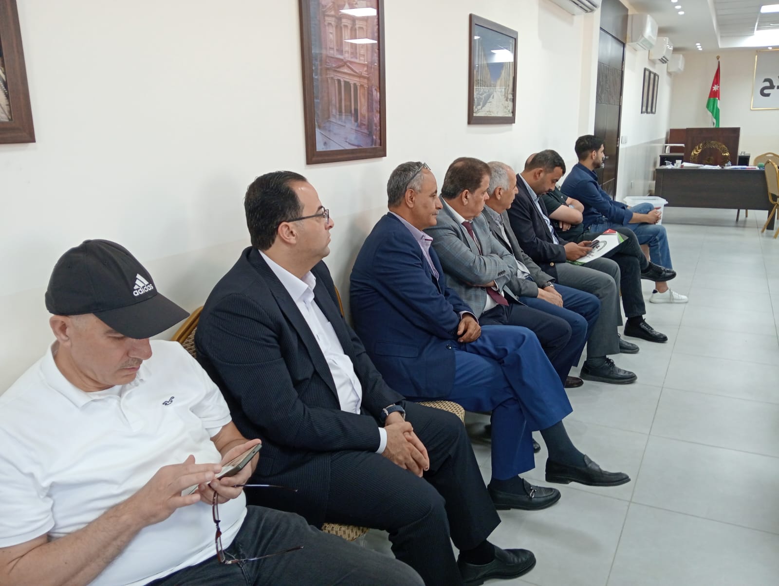 Madar Al-Saa Images 0.9849744823546551