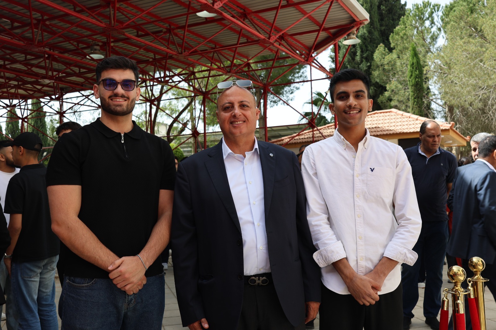 Madar Al-Saa Images 0.4453196610075373