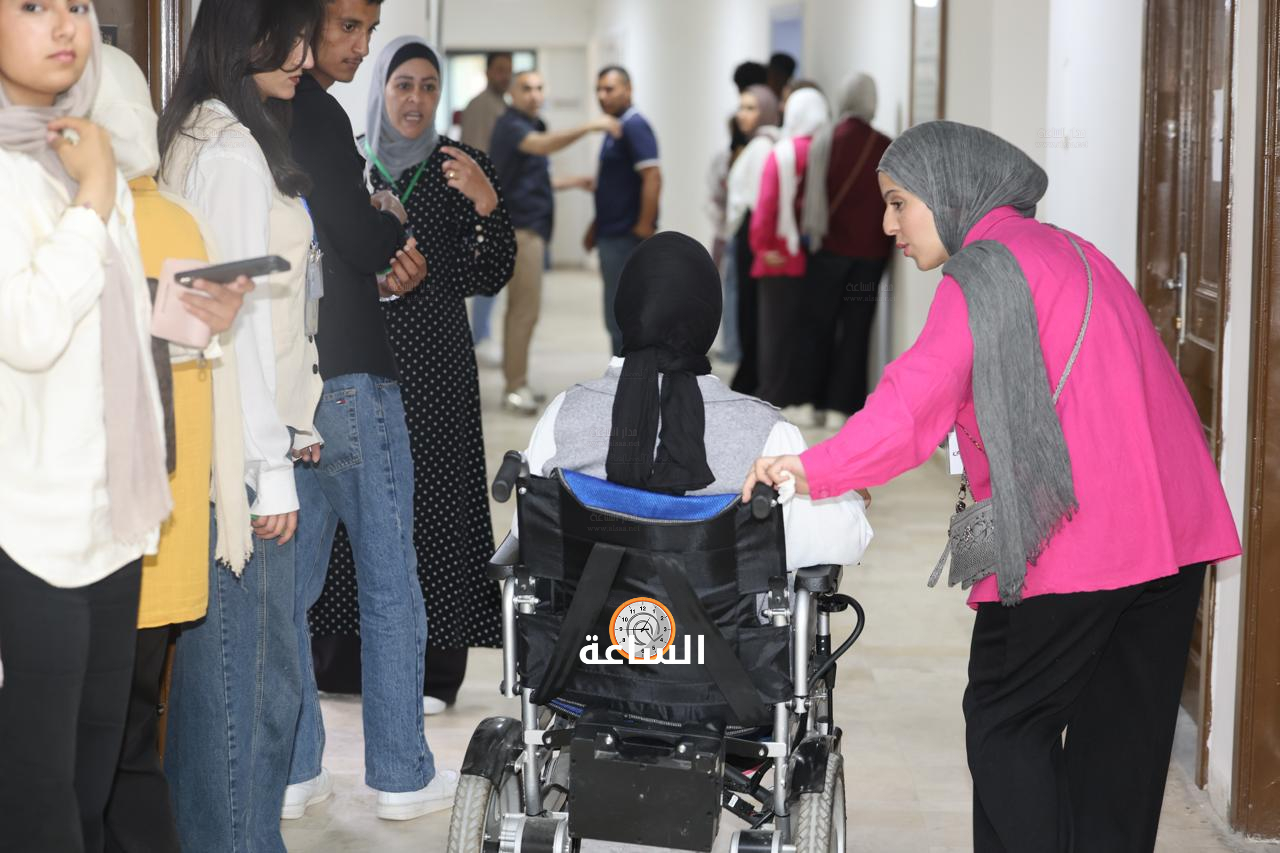 Madar Al-Saa Images 0.35897454677493035