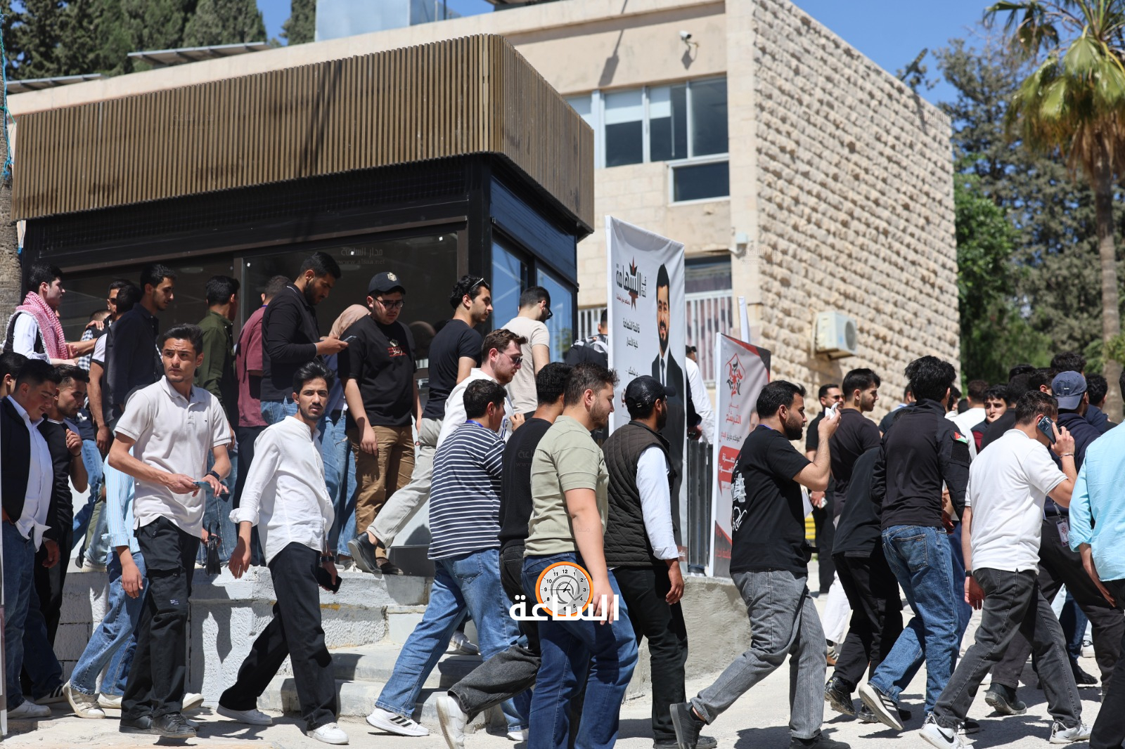 Madar Al-Saa Images 0.18159257493967118