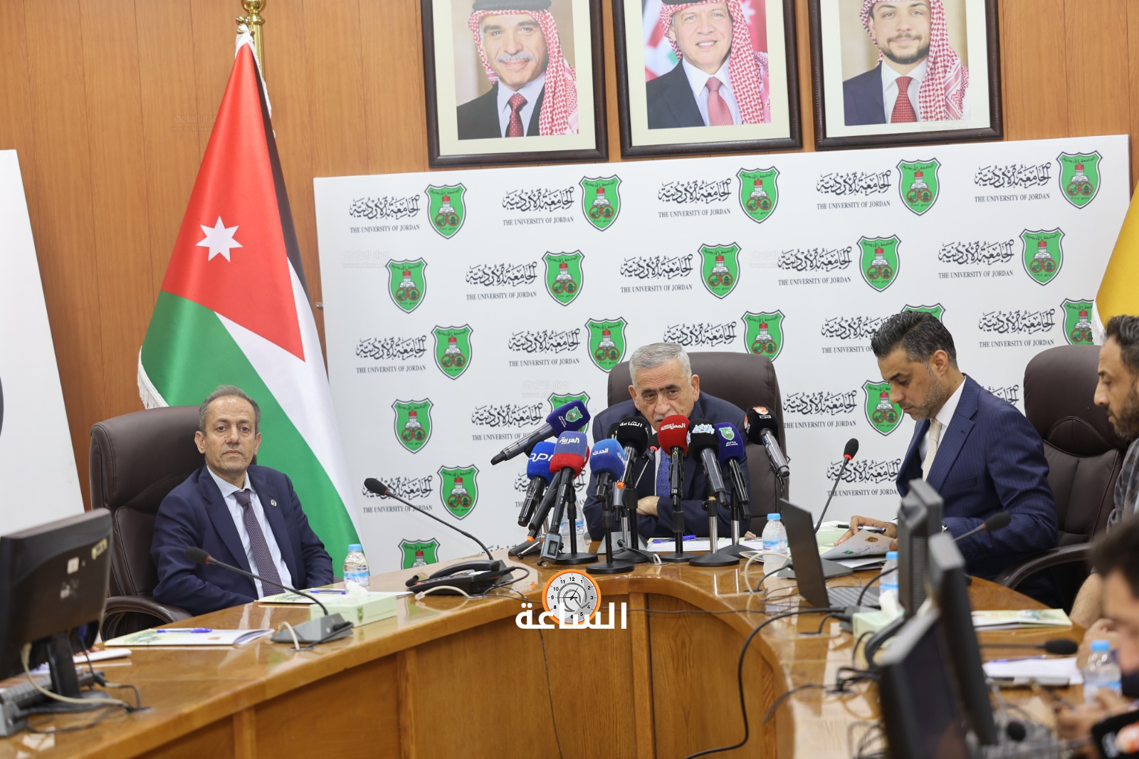 Madar Al-Saa Images 0.25381055261652397