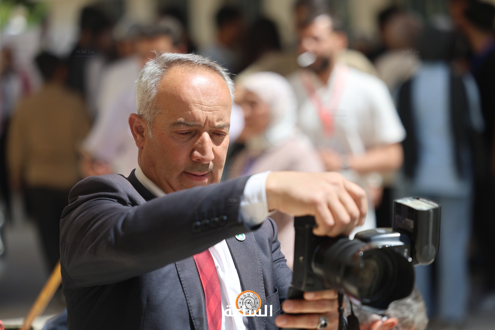 Madar Al-Saa Images 0.4606122416830152