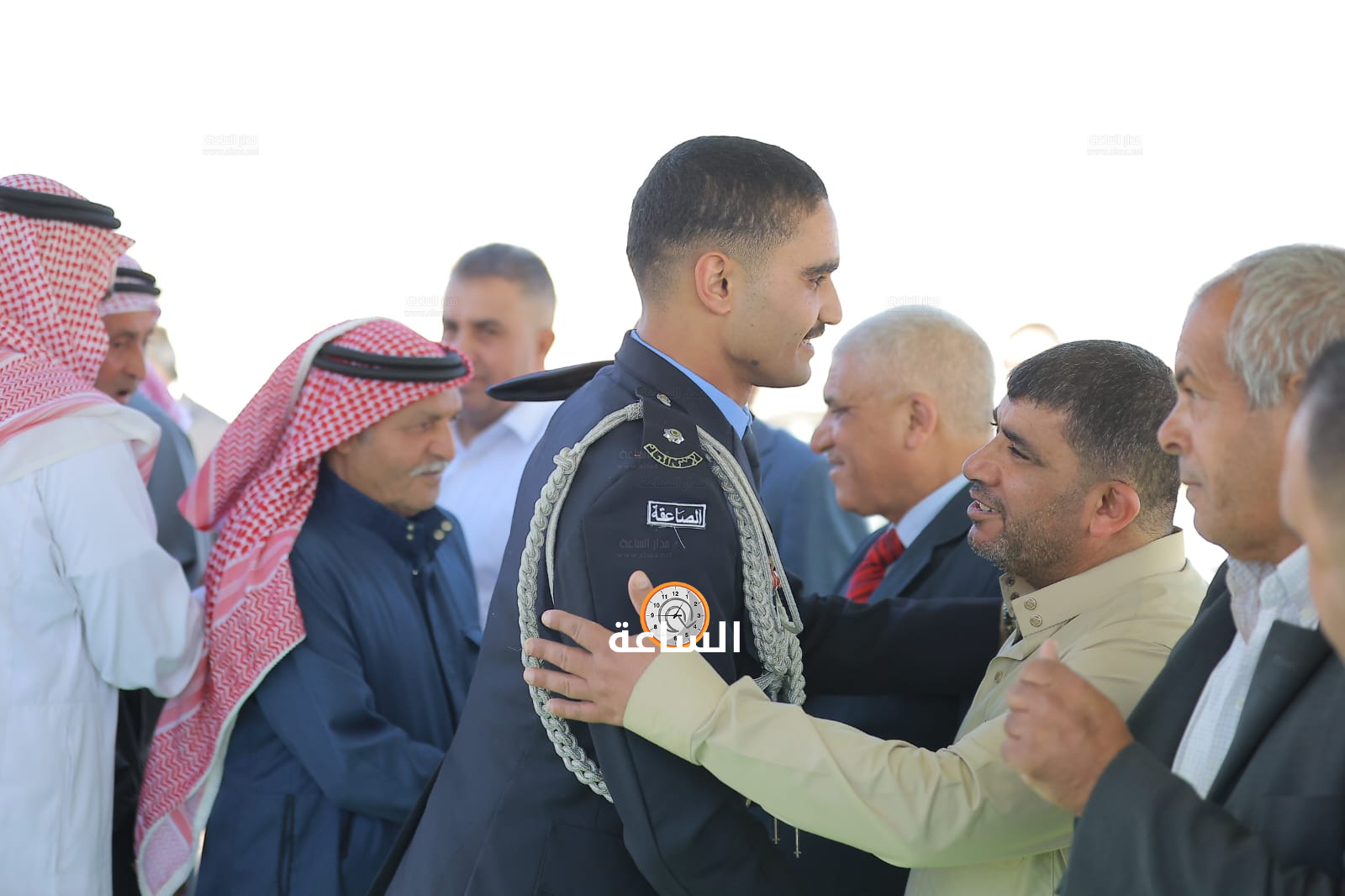 Madar Al-Saa Images 0.44012051223353343
