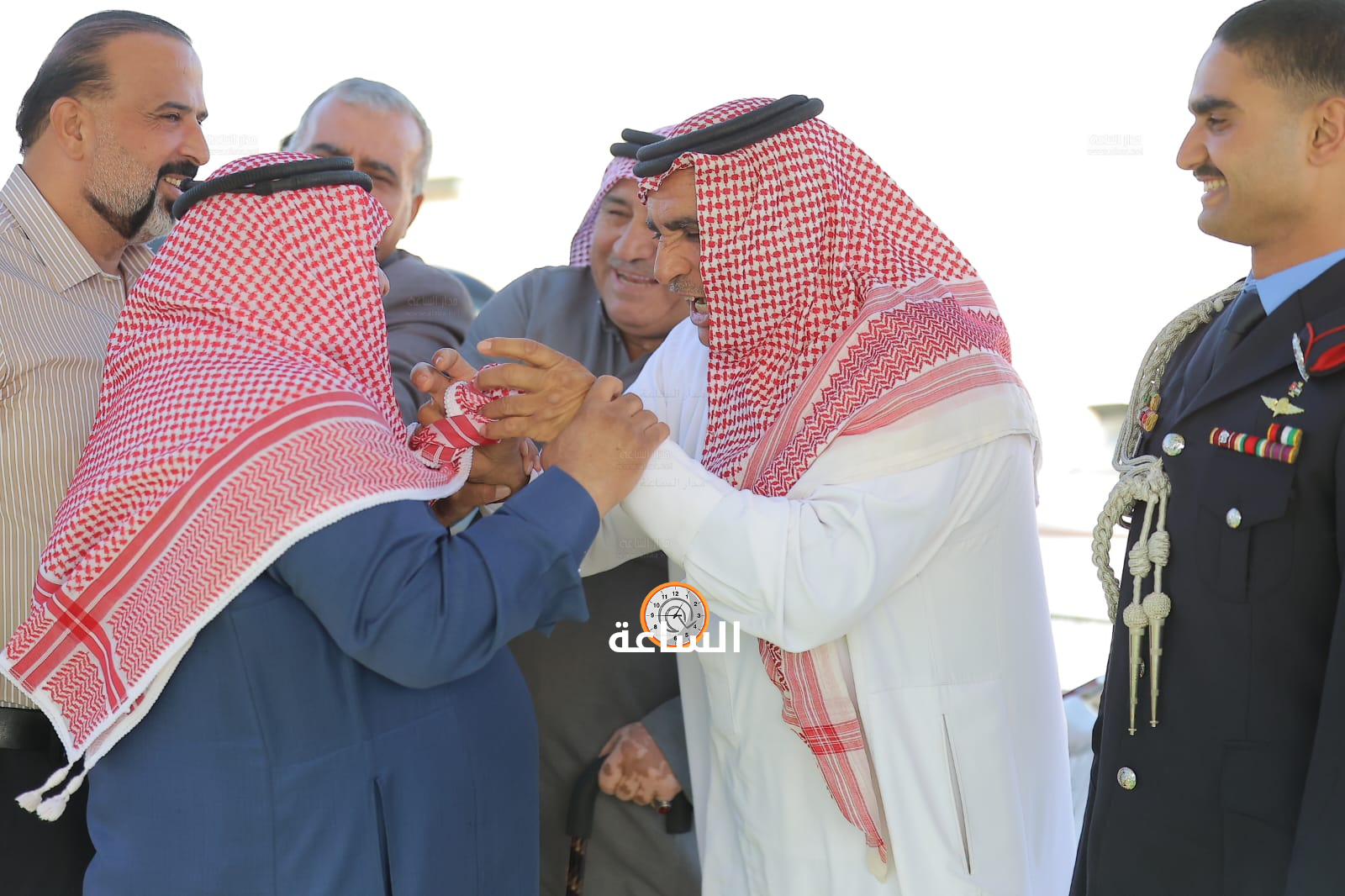 Madar Al-Saa Images 0.8700289730852194