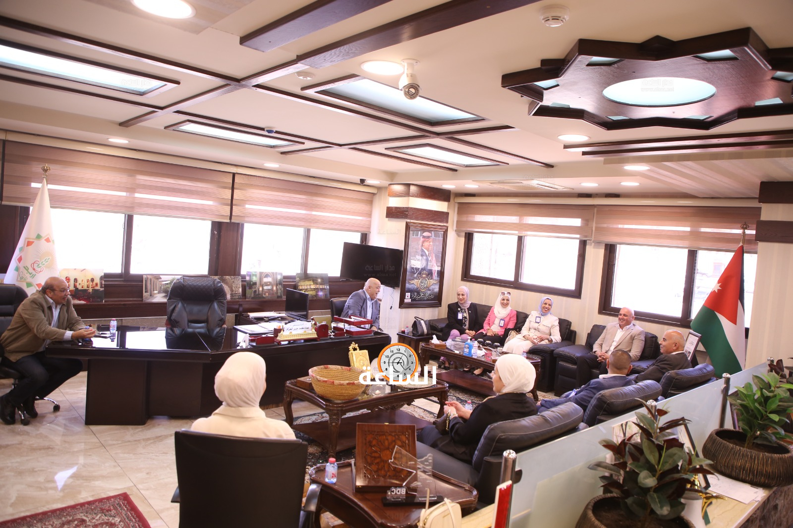Madar Al-Saa Images 0.40996413174602575