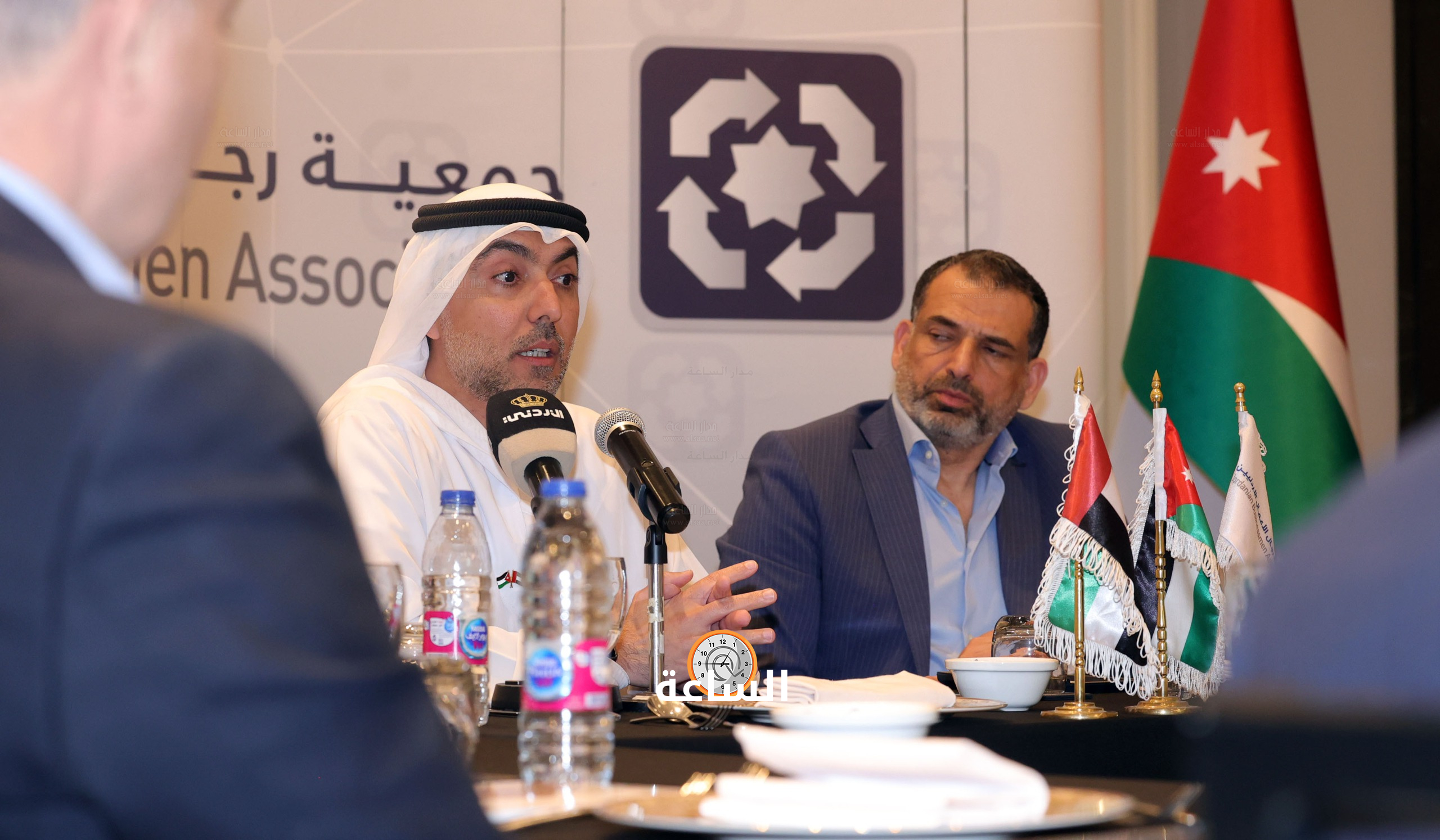 Madar Al-Saa Images 0.8189027160355324
