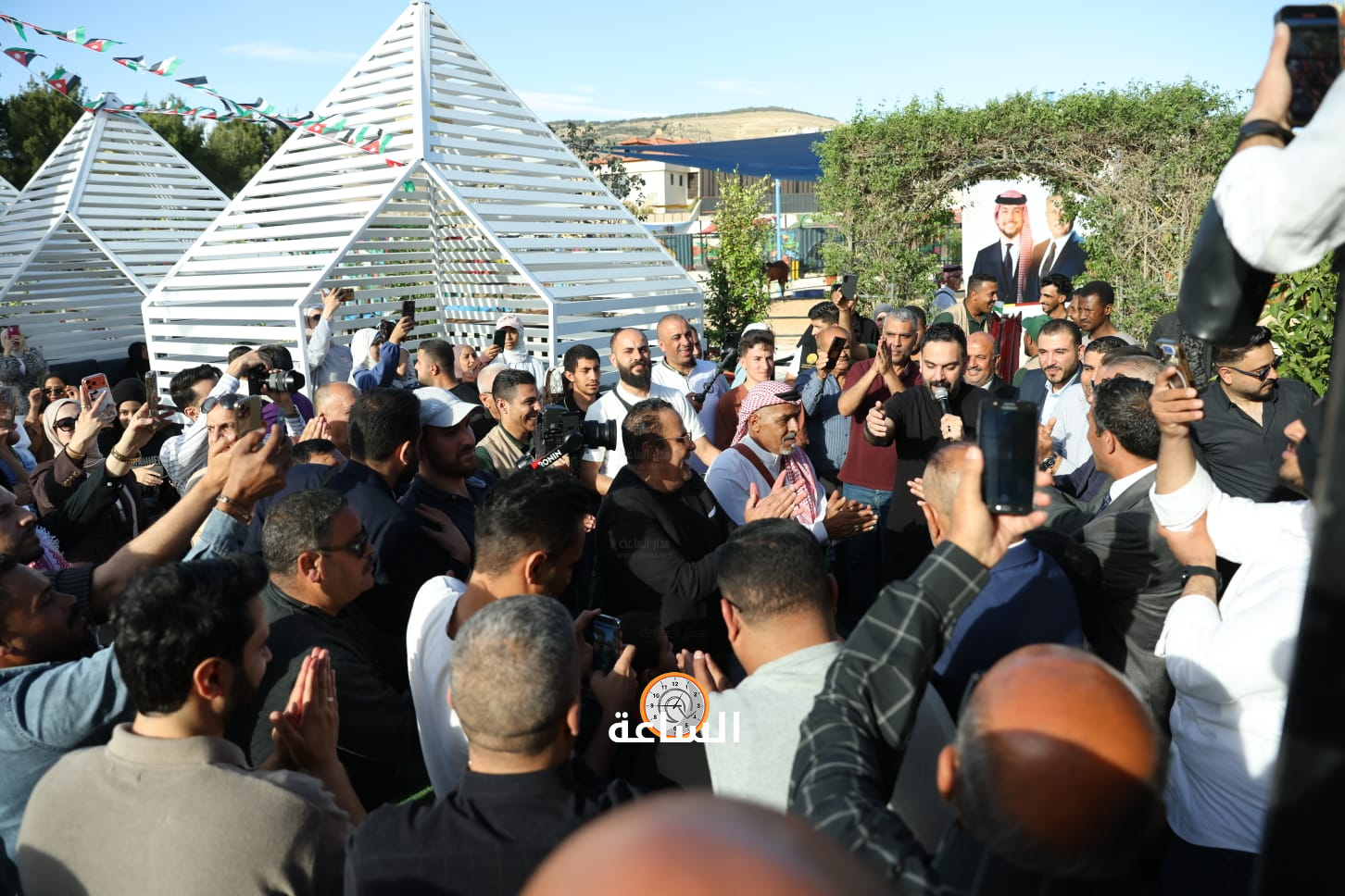 Madar Al-Saa Images 0.6273865473357215