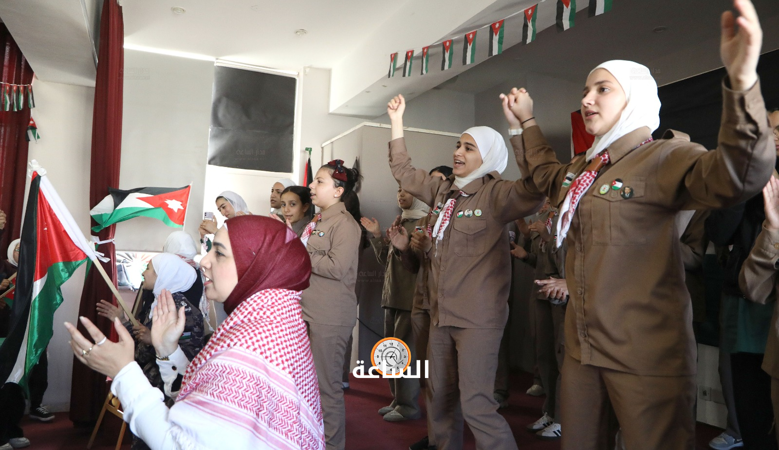 Madar Al-Saa Images 0.4519746708302338