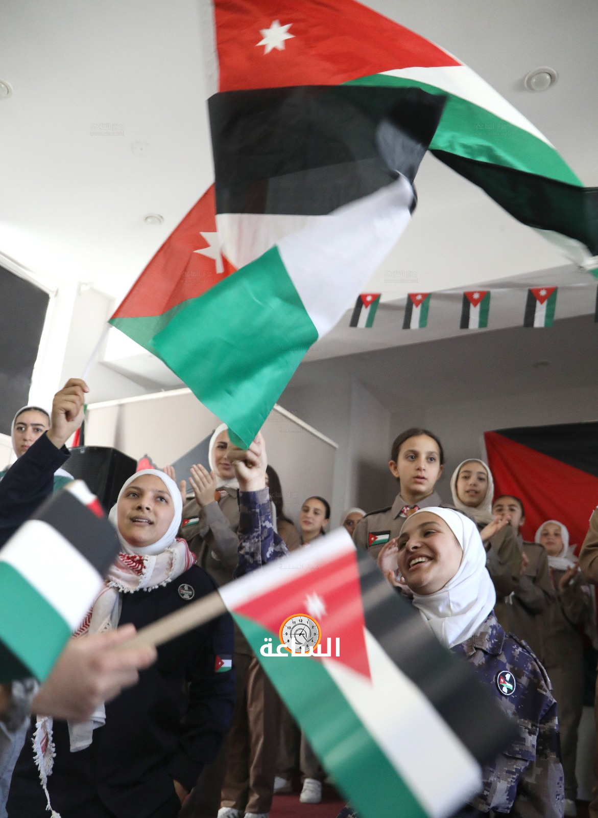 Madar Al-Saa Images 0.32224507892585597