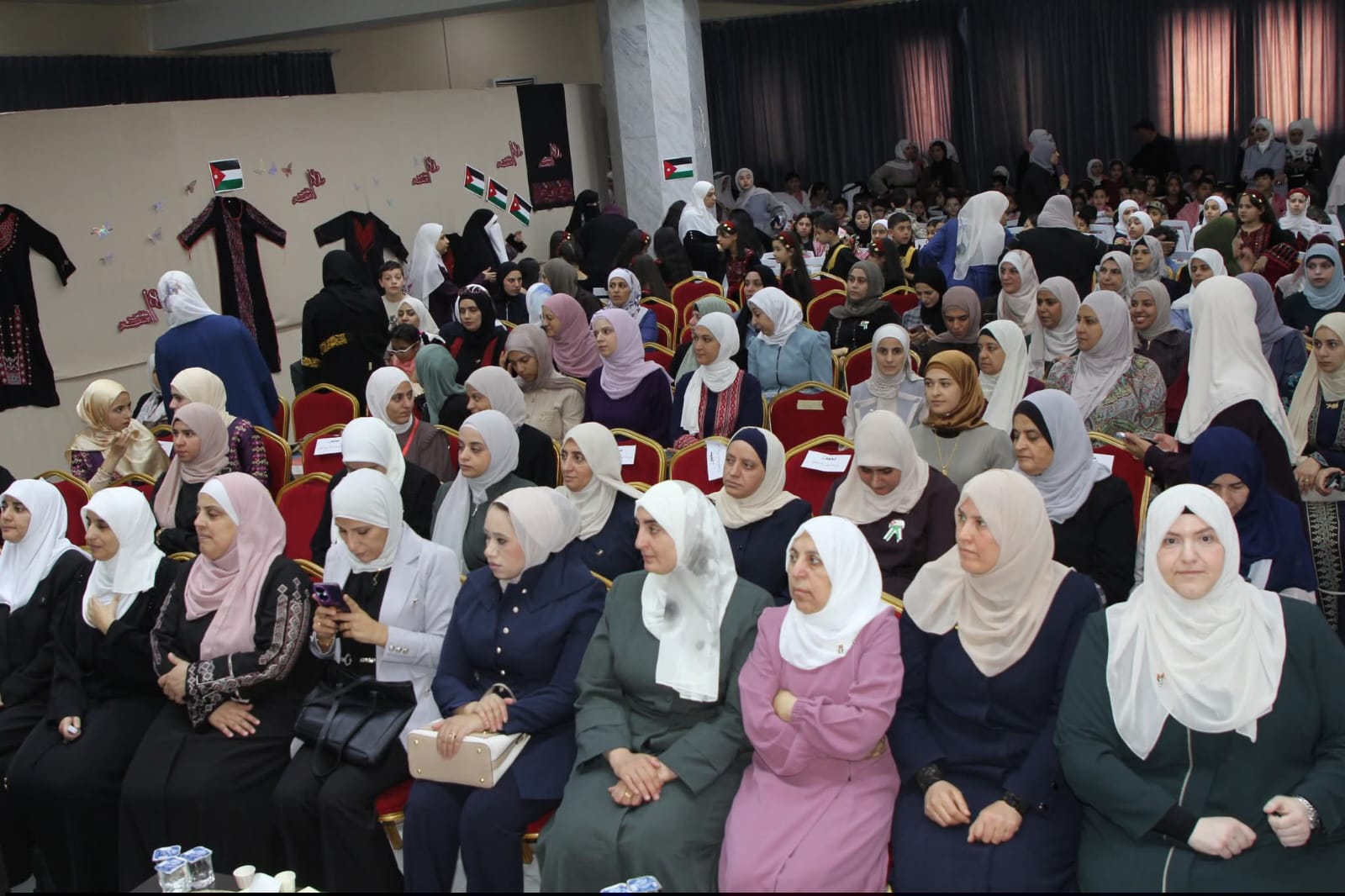 Madar Al-Saa Images 0.8996379787486906