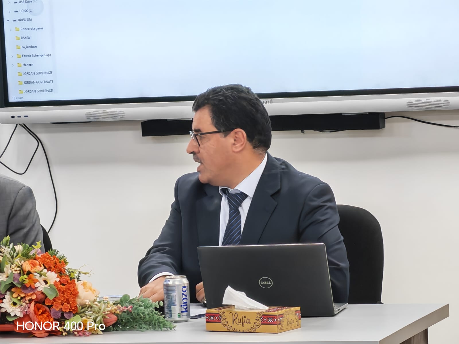 Madar Al-Saa Images 0.803576508683322