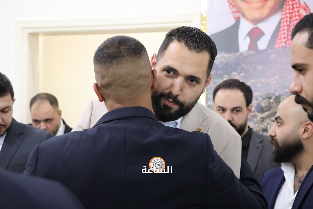 Madar Al-Saa Images 0.01582595538245113
